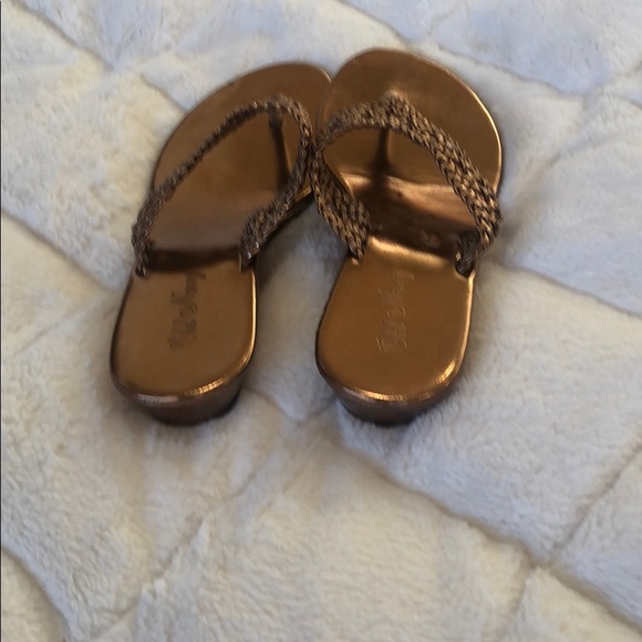 Fancy Old Navy flip flops - Picture 3 of 6